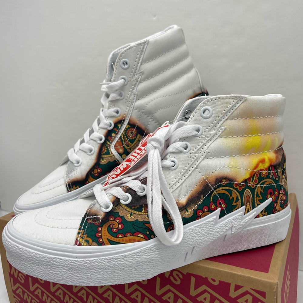 Vans Men’s Sk8-Hi Bolt (Big Reveal) True White/P Sneakers
VN0A5JIVAZQ - Picture 4 of 16